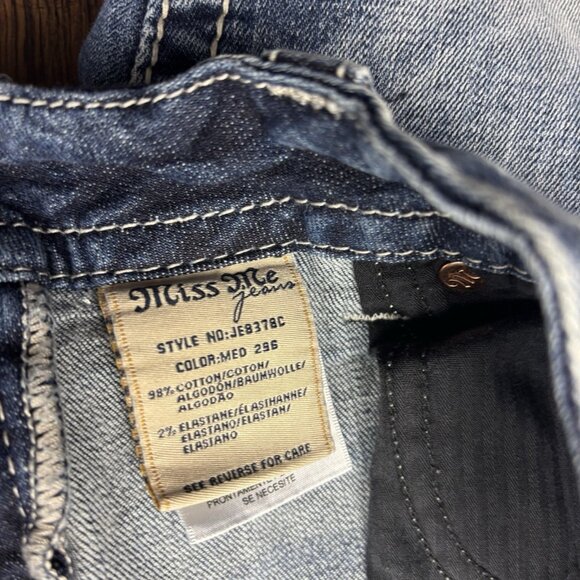 Miss Me Signature Crop Jeans Rhinestone Distressed Light Wash Size 29 - Picture 7 of 13